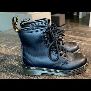 Kids doc martens size 11. Worn for a few hours only.